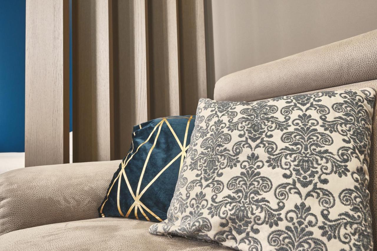 Miche Luxury Home - Appartamento Vista Mare A Trani Bagian luar foto