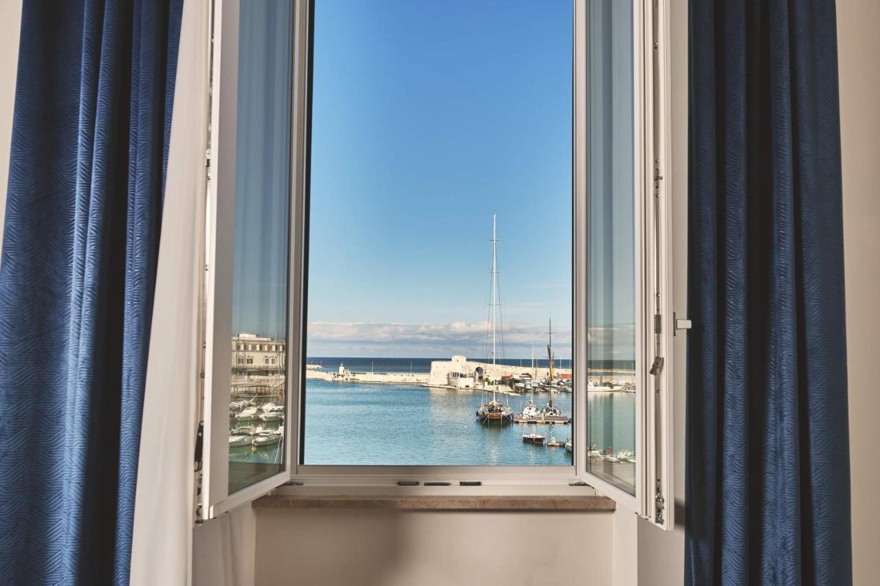 Miche Luxury Home - Appartamento Vista Mare A Trani Bagian luar foto