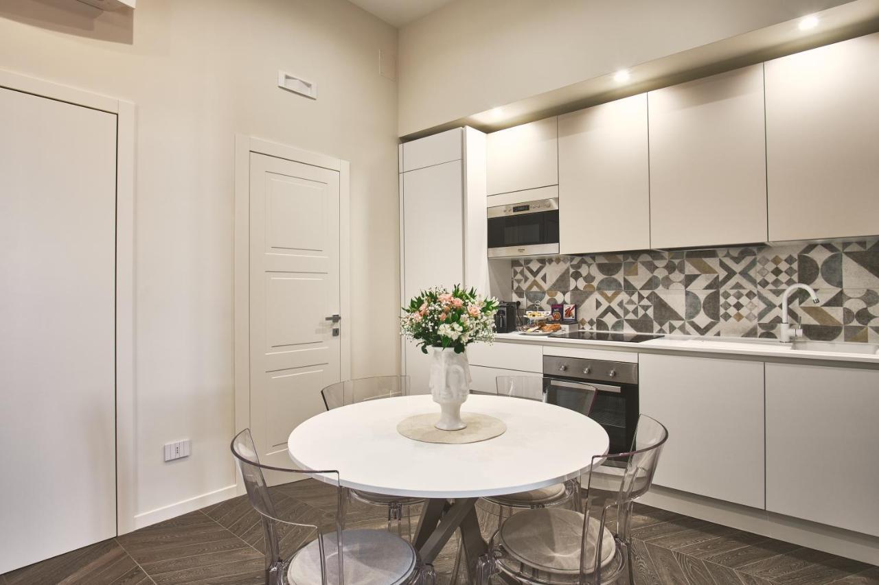 Miche Luxury Home - Appartamento Vista Mare A Trani Bagian luar foto